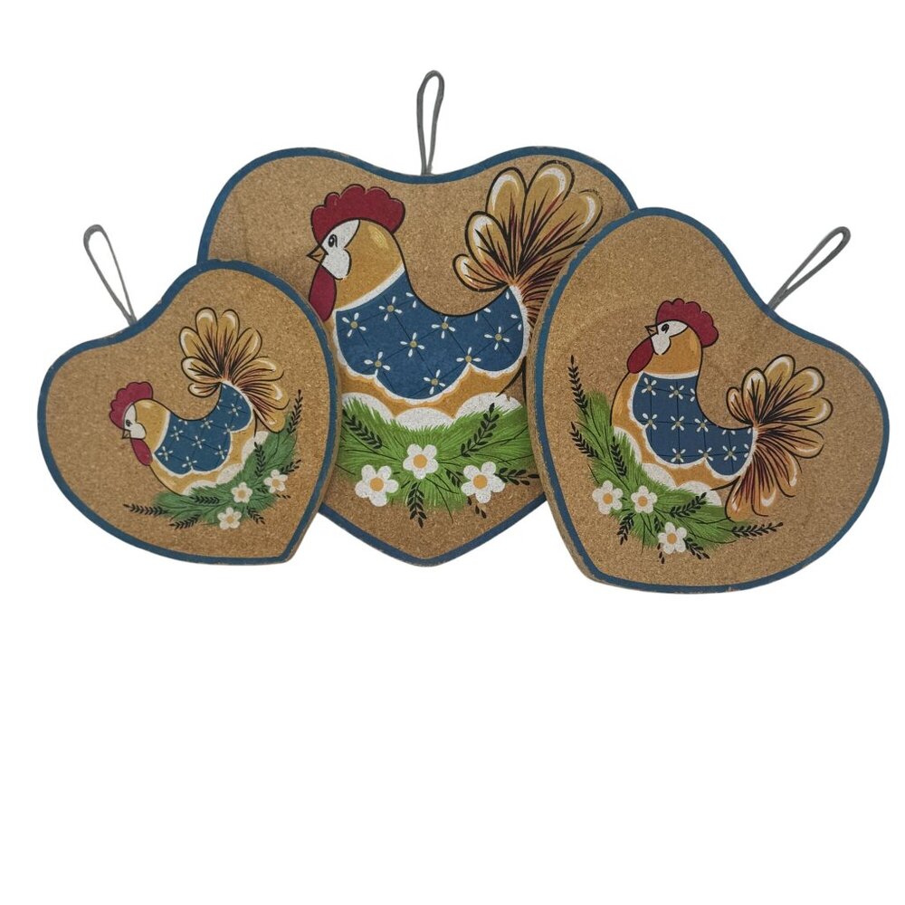 VTG Chicken Hen Cork 3 PC Different Sizing Hanging Trivets Heart Shaped Kitchen